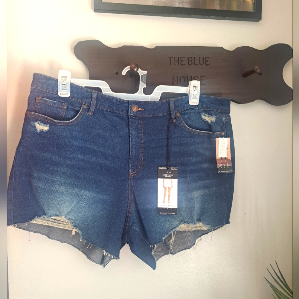 Sofia Jeans Women's Lila Mid Rise Destructed Hem Shorts, 4.5" Inseam #New